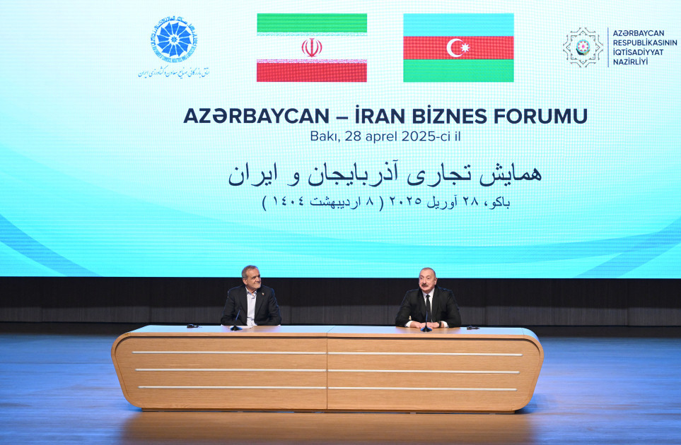 Bakıda Azərbaycan-İran biznes forumu keçirilib, Azərbaycan Prezidenti İlham Əliyev və İran Prezidenti Məsud Pezeşkian tədbirdə iştirak ediblər