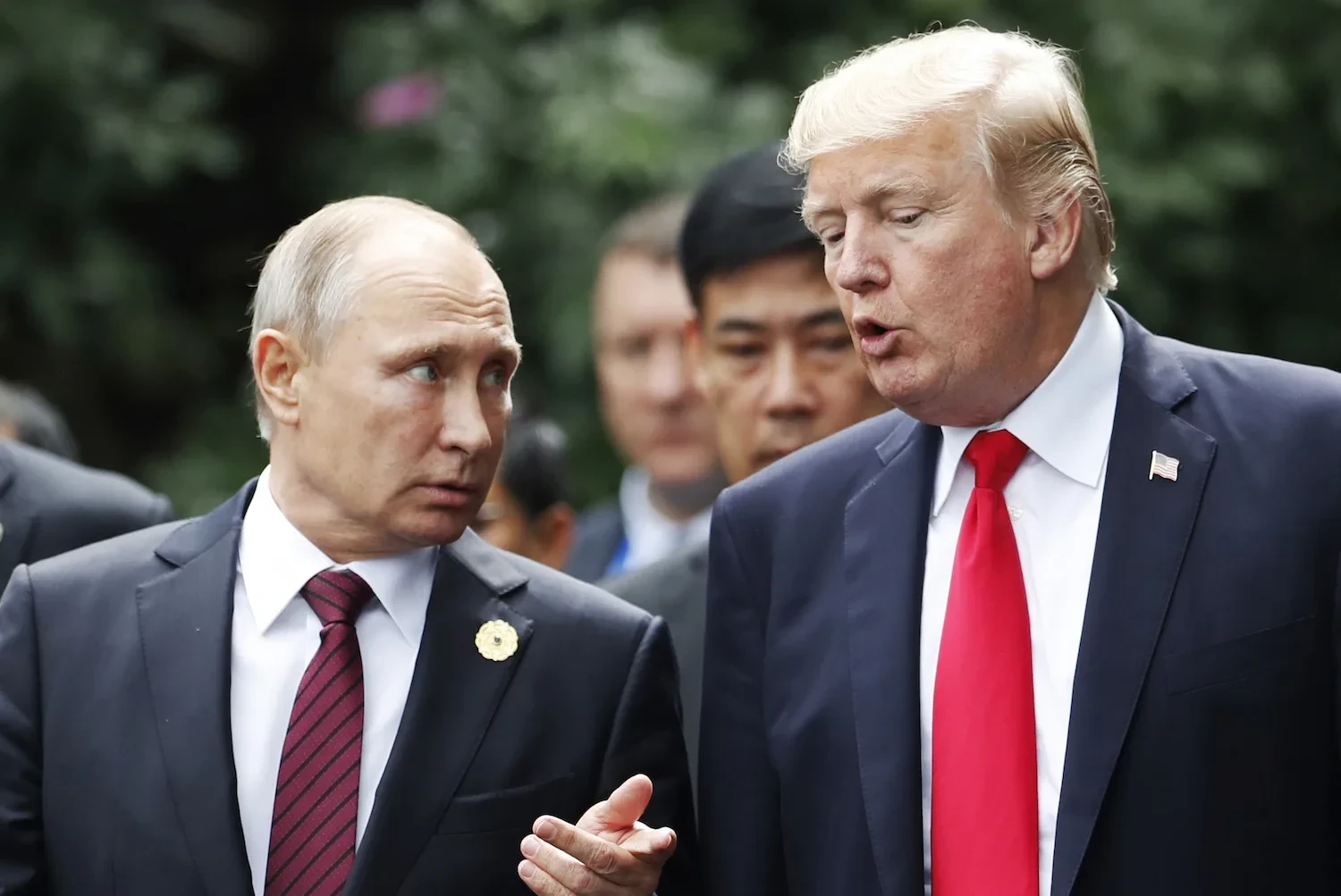Tramp Putinin Ukrayna ətrafındakı münaqişəni nizamlamaq istədiyinə inandığını bildirib