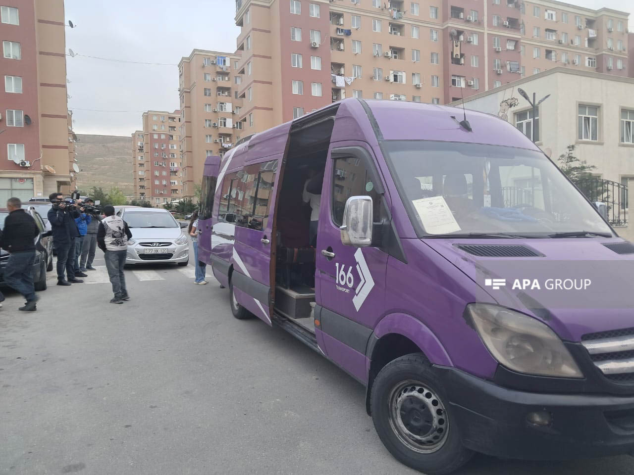 Növbəti köç karvanı Ağdamın Sarıcalı kəndinə yola düşüb