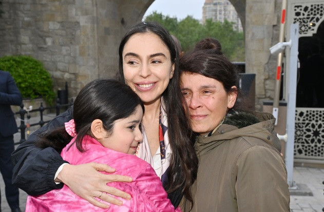 Leyla Əliyeva və Arzu Əliyeva Beynəlxalq Xalça Festivalını ziyarət ediblər