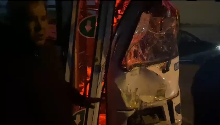 Bakıda iki sərnişin avtobusu toqquşub: xəsarət alanlar var
