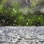Küləkli və yağıntılı hava şəraiti davam edir