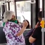 Əlibıçaqlı qadın avtobusda təşviş yaratdı 
 - Video